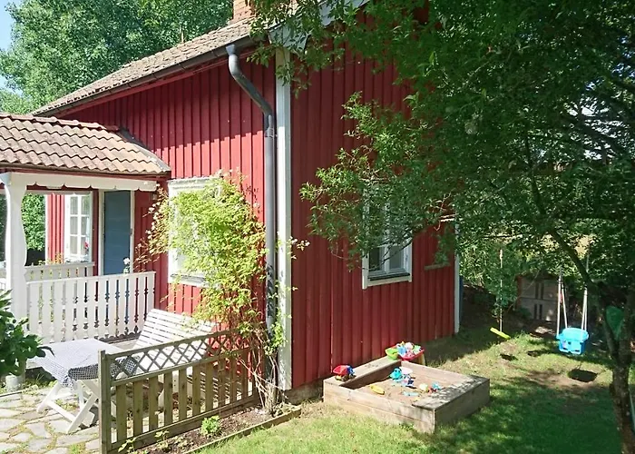 Roeda Stugan Pa Slinken